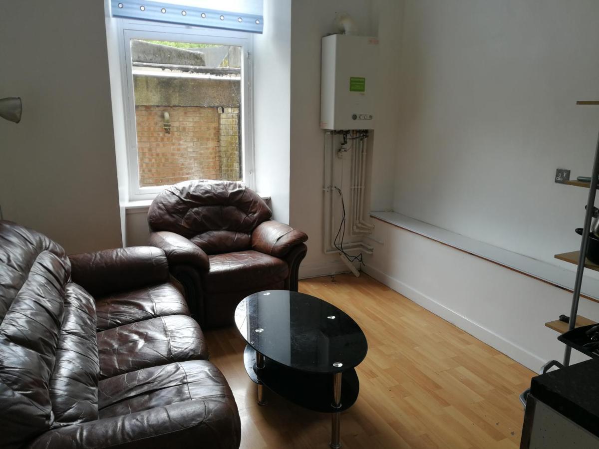 Budget Double Bedroom Near Glasgow City Centre And West End Exterior foto